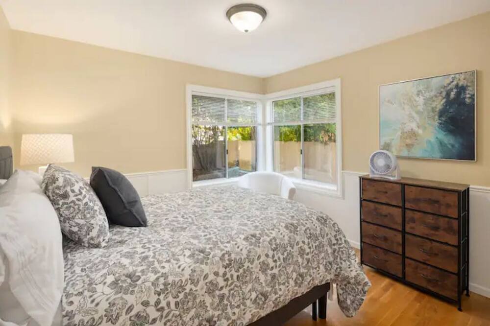 Photo of Bedroom in Greenwood