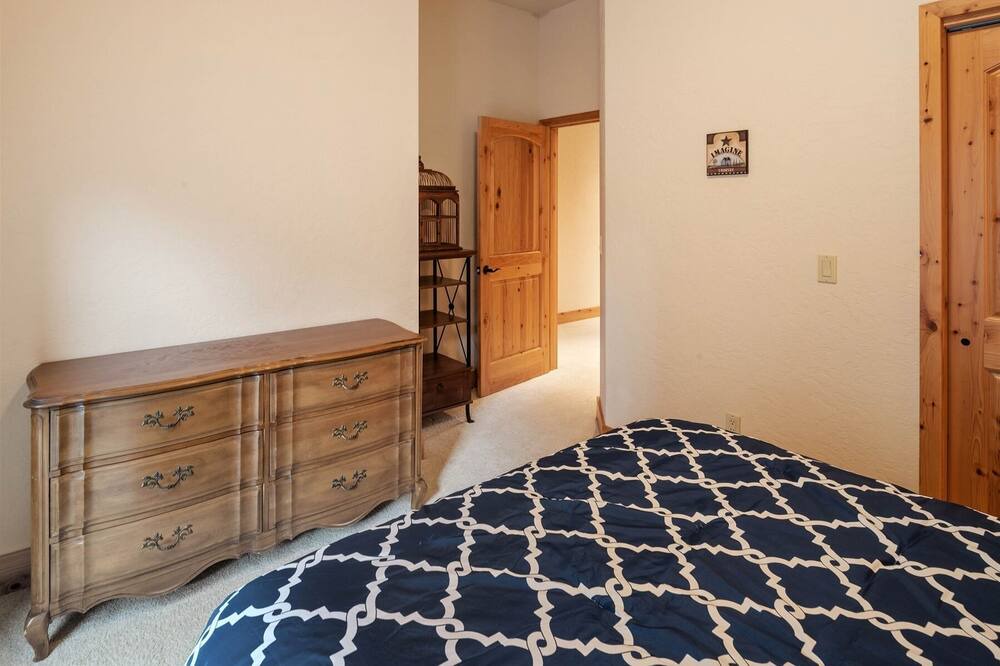 Photo of Bedroom in Dover Bay