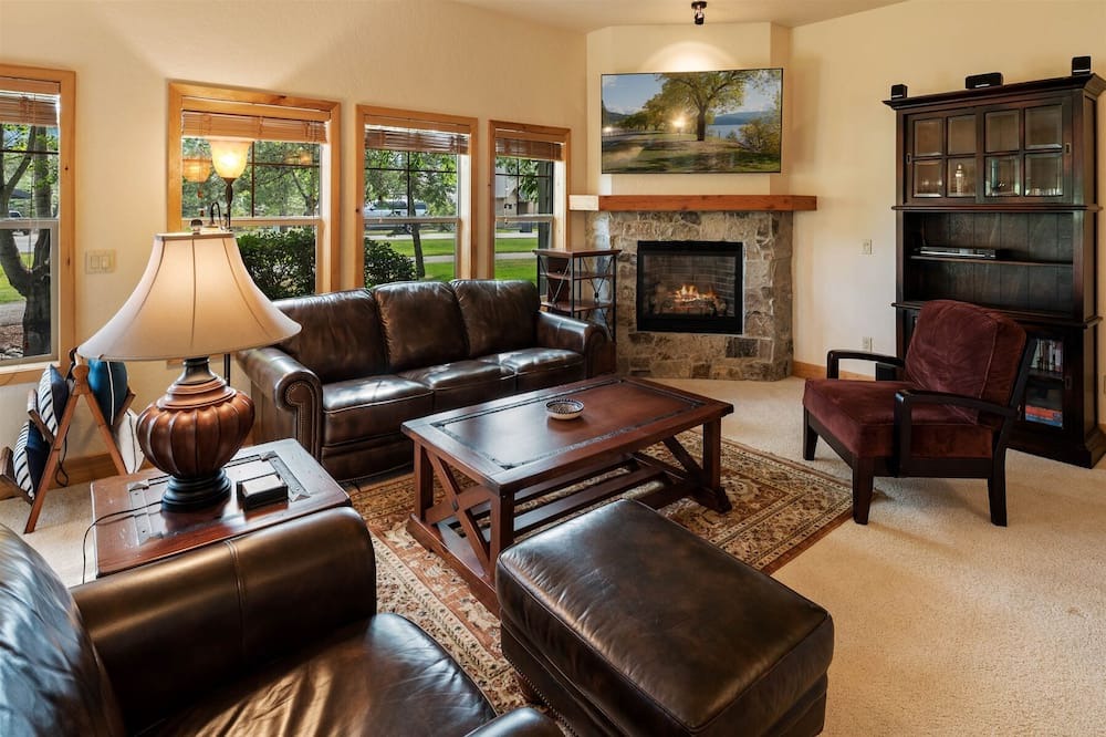 Photo of Livingroom in Dover Bay