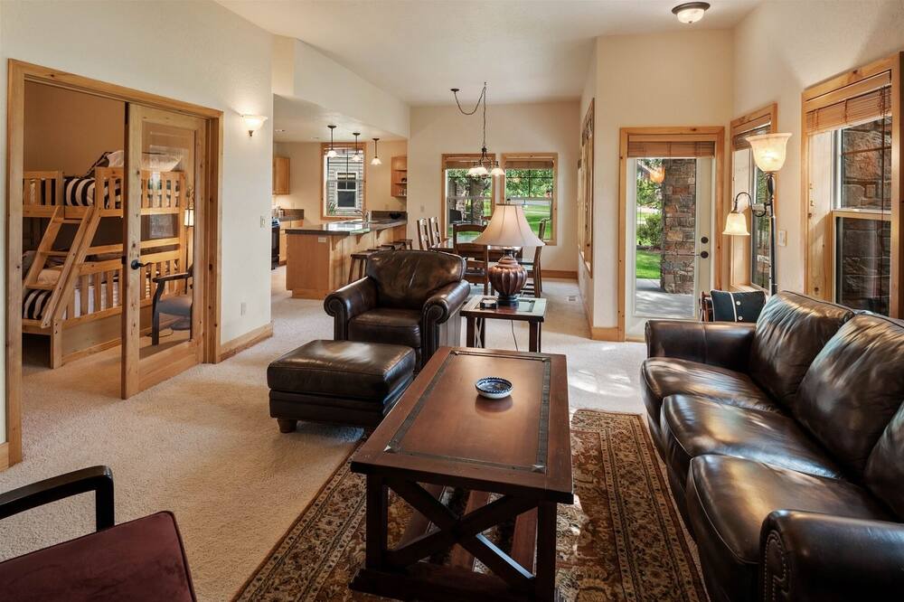 Photo of Livingroom in Dover Bay