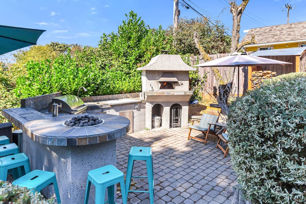 Photo of Patio Balcony in Mid-Beacon Hill