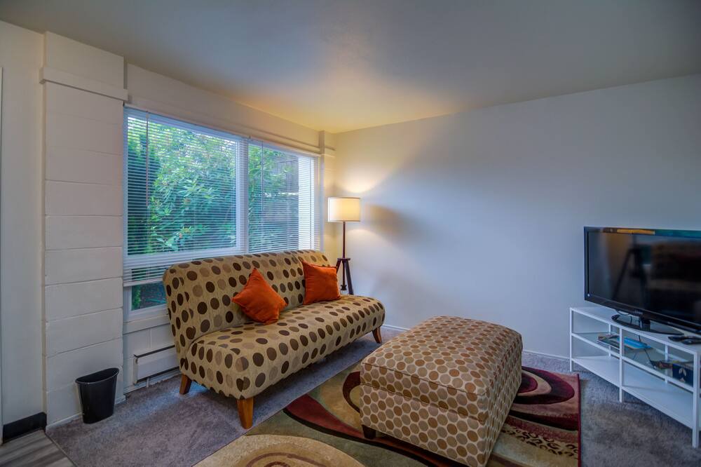Photo of Livingroom in Lakewood