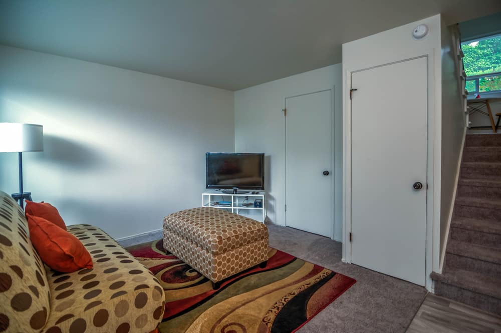 Photo of Livingroom in Lakewood