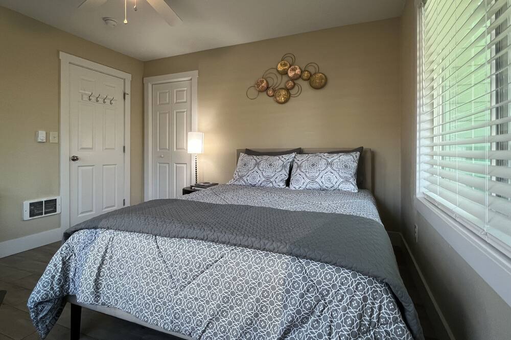 Photo of Bedroom in Monroe