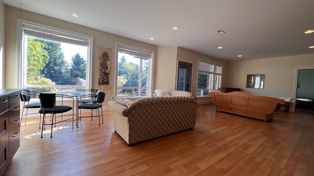 Photo of Livingroom in Point Roberts
