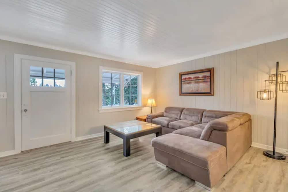Photo of Bedroom in East Renton Highlands