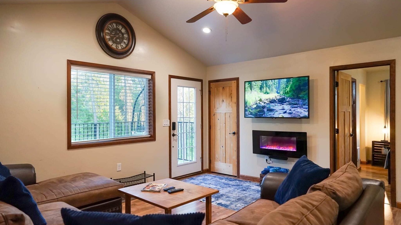 Photo of Livingroom in Athol
