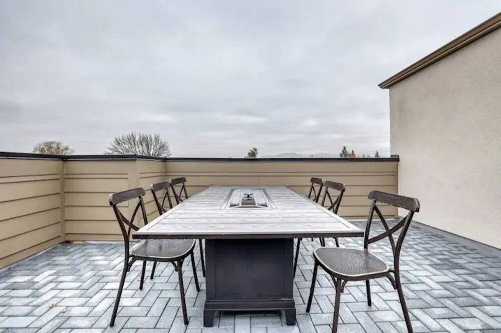 Photo of Patio Balcony in Veterans Park