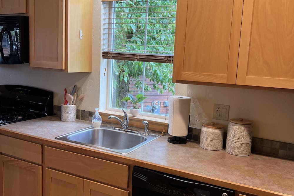 Photo of Kitchen in Dover Bay