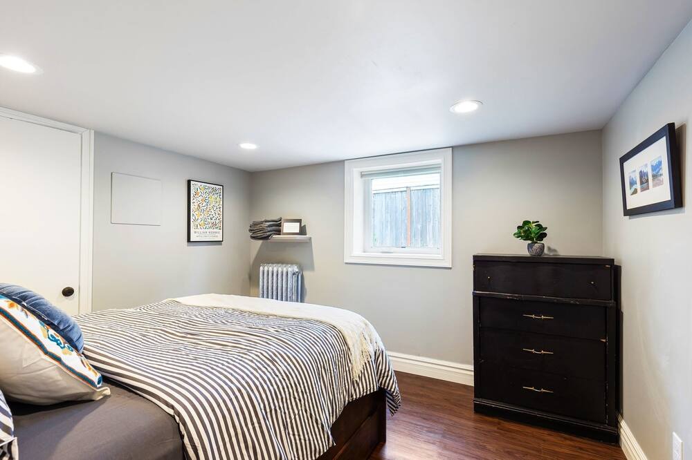 Photo of Bedroom in King