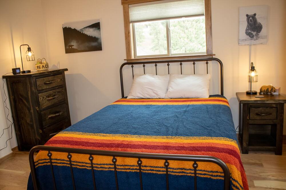 Photo of Bedroom in Rexford