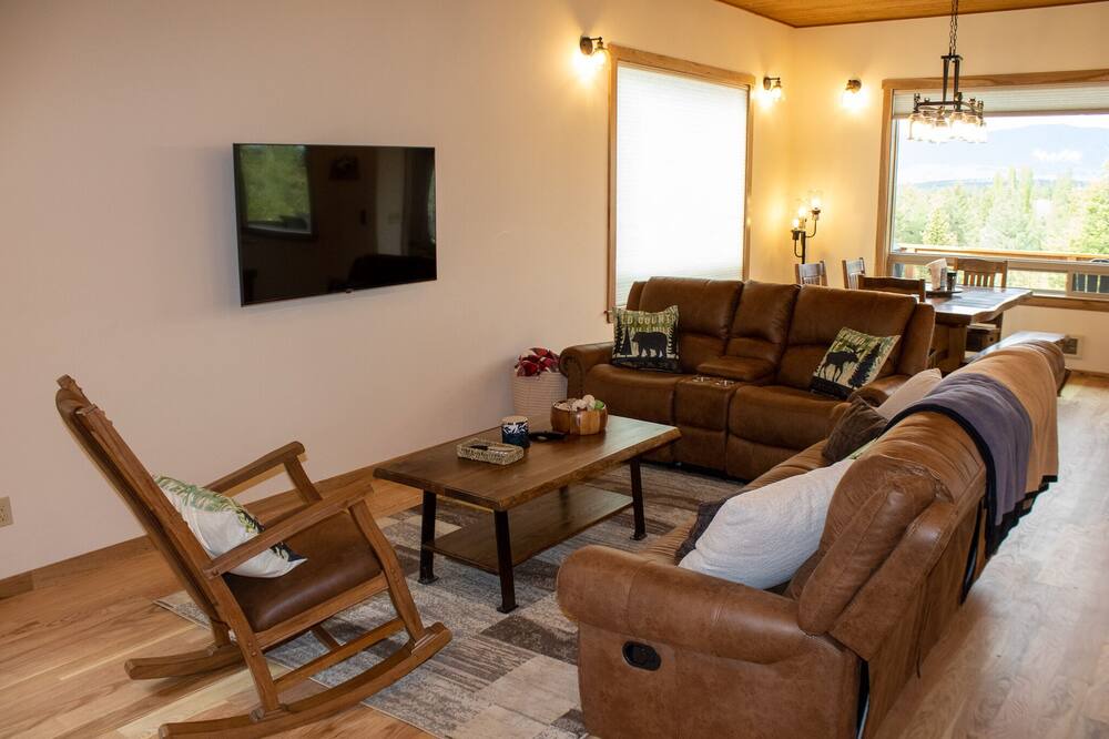 Photo of Livingroom in Rexford