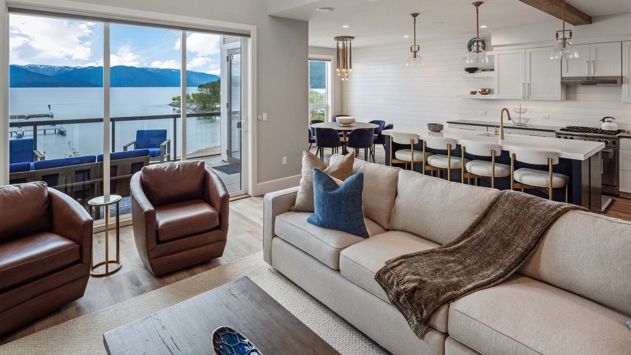 Photo of Livingroom in Sandpoint