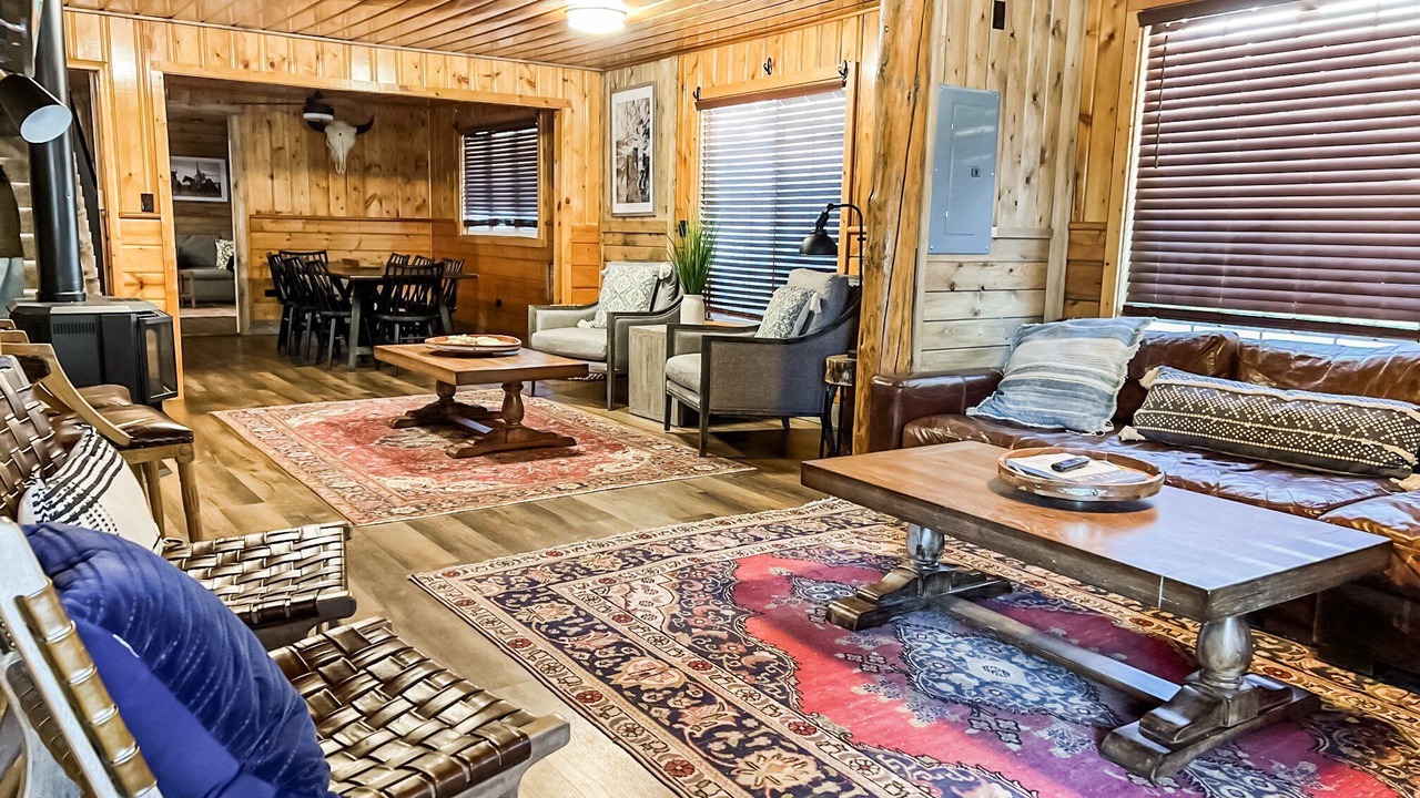 Photo of Livingroom in Island Park