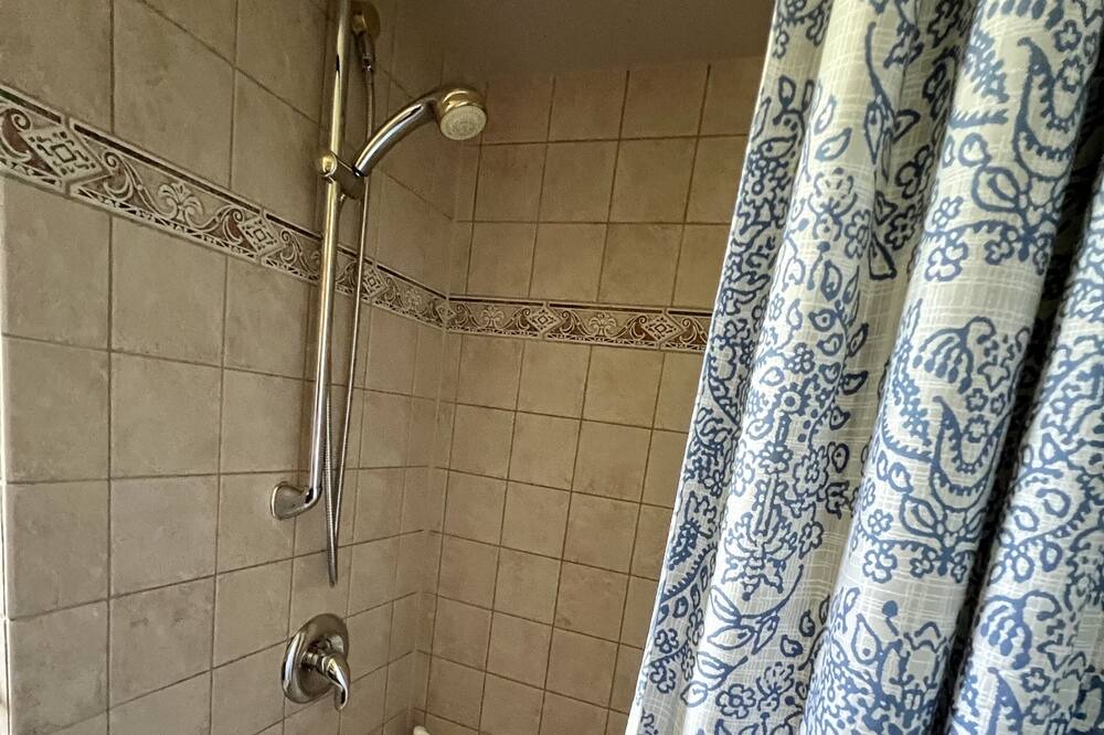 Photo of Bathroom in Freedom