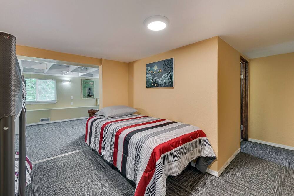 Photo of Bedroom in Manson