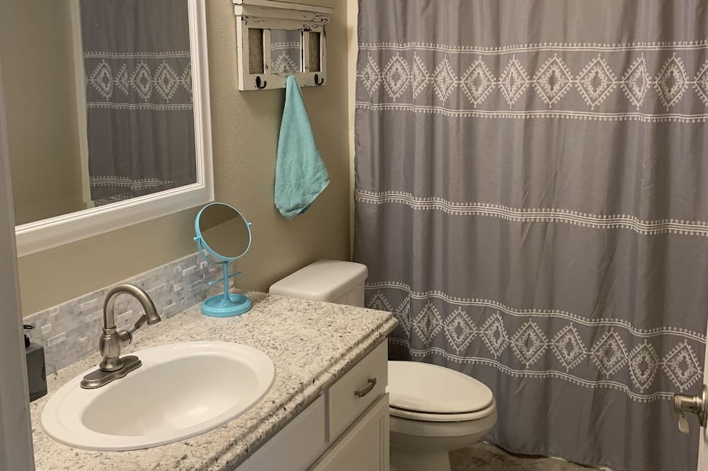 Photo of Bathroom in Eagle Point