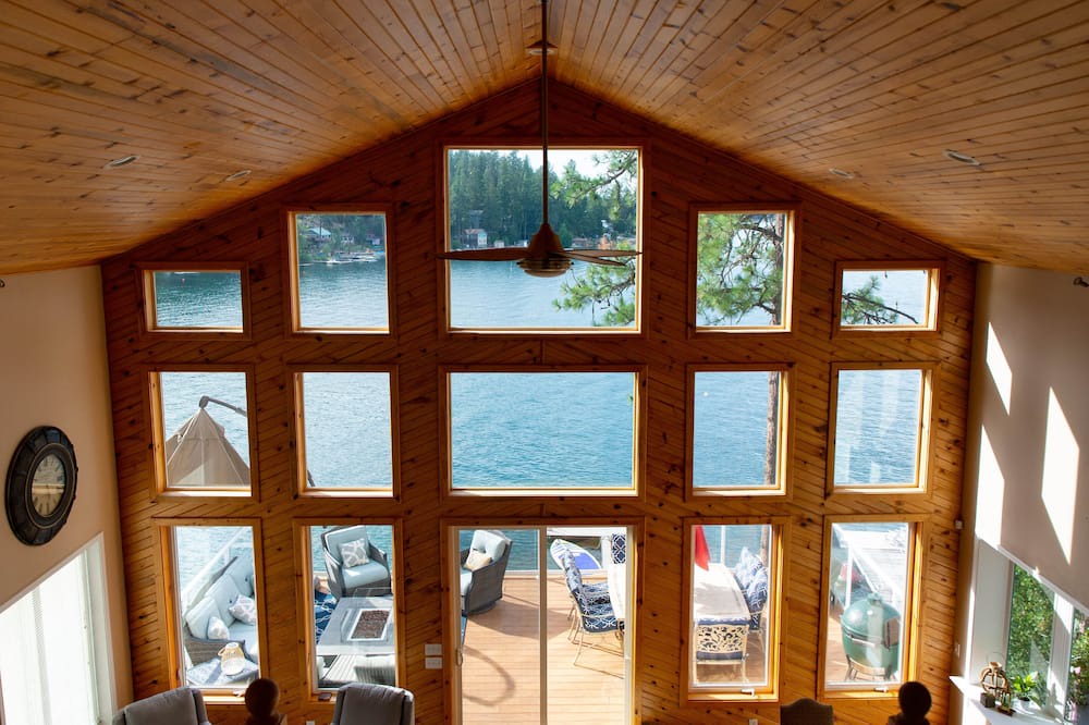 Photo of Patio Balcony in Loon Lake