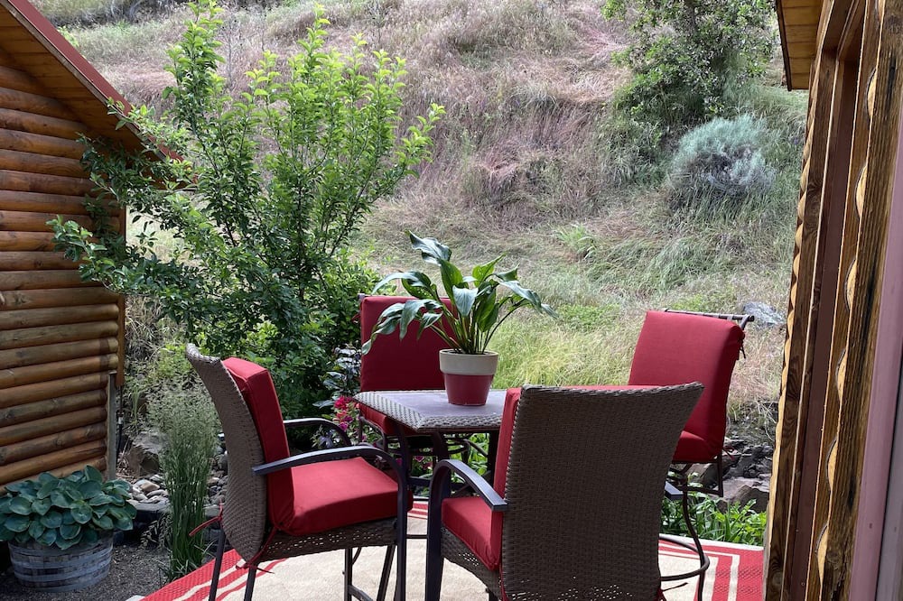Photo of Patio Balcony in Anatone