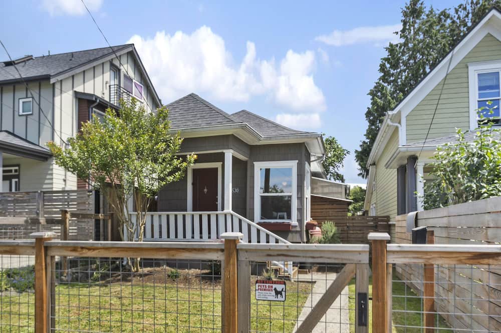 Photo of Outdoor in Ballard