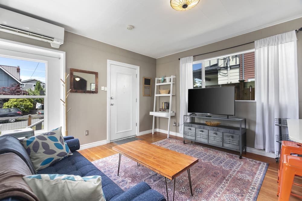 Photo of Livingroom in Ballard