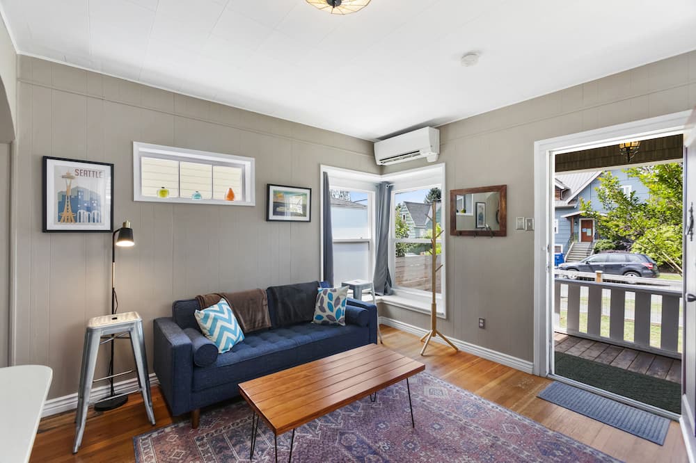 Photo of Livingroom in Ballard