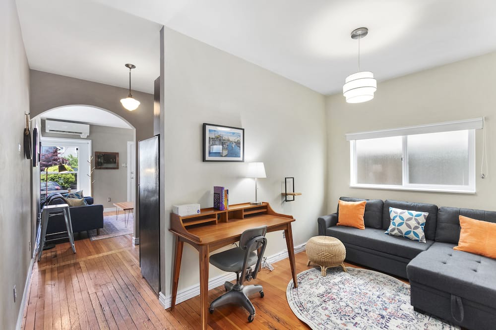 Photo of Livingroom in Ballard
