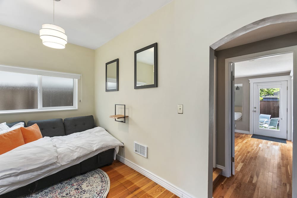 Photo of Livingroom in Ballard