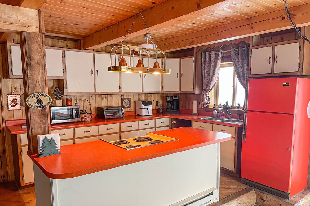 Photo of Kitchen in Game Creek