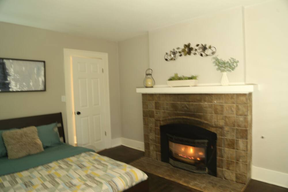 Photo of Bedroom in Greenwood