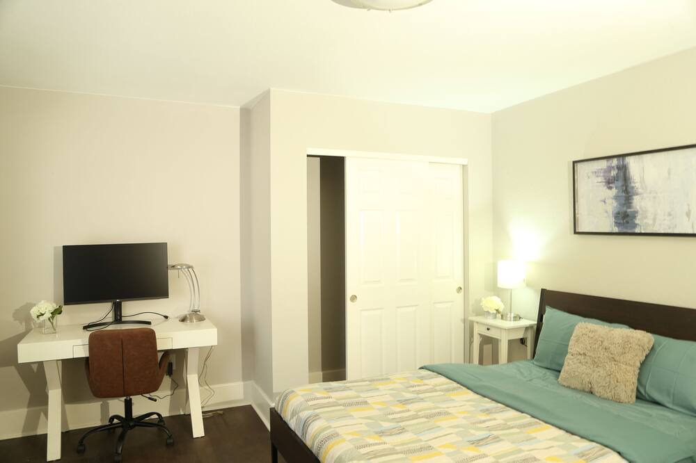 Photo of Bedroom in Greenwood
