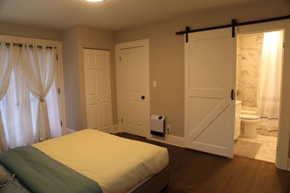 Photo of Bedroom in Greenwood