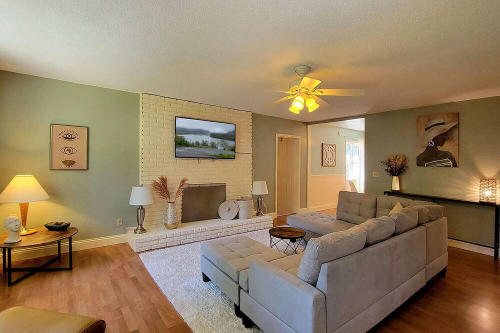 Photo of Livingroom in Gold Hill