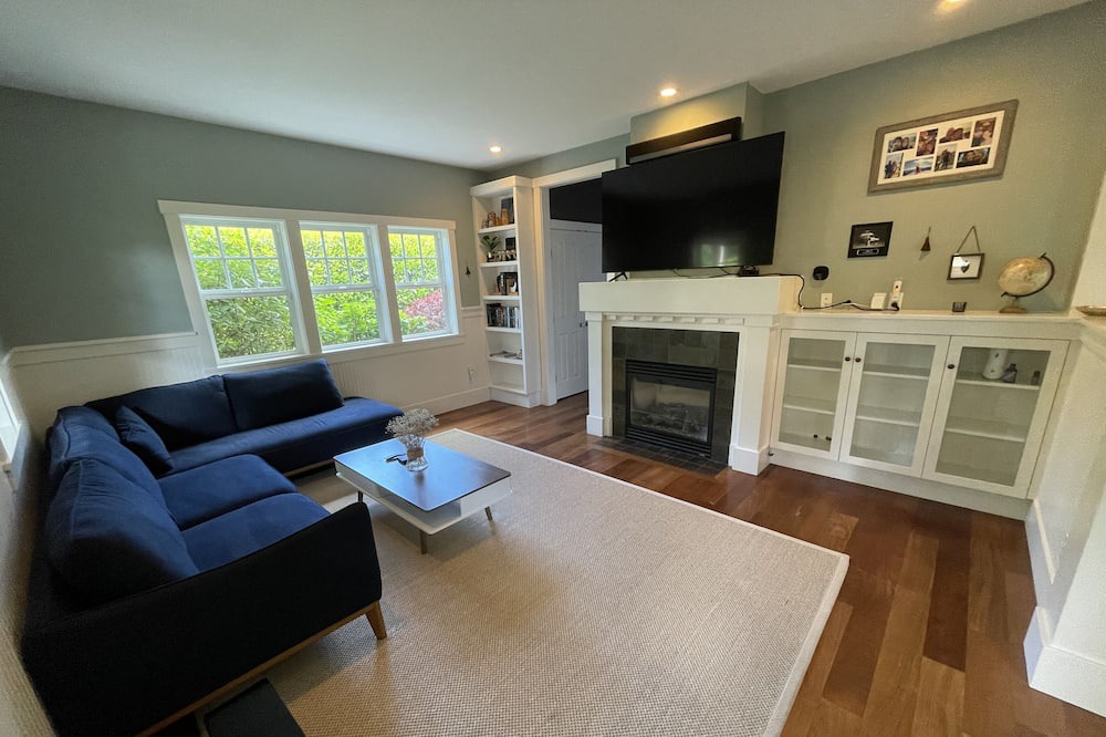 Photo of Livingroom in Bainbridge Island