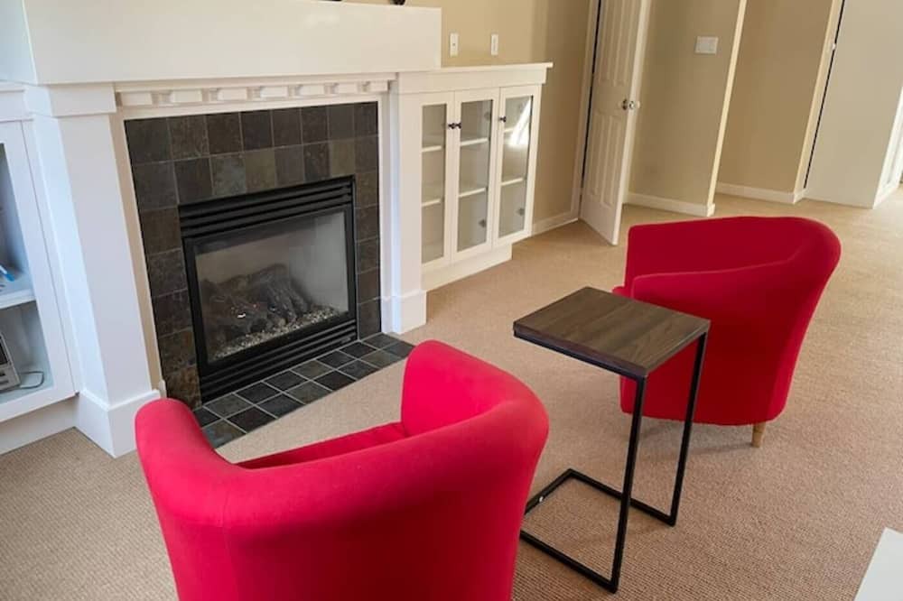 Photo of Livingroom in Bainbridge Island