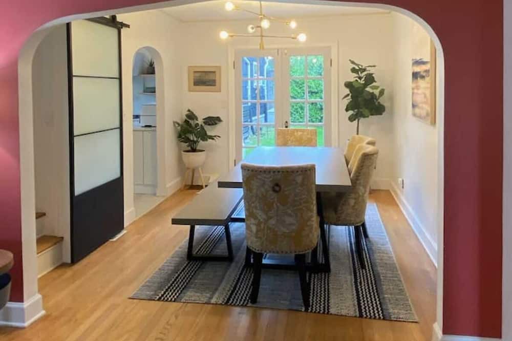 Photo of Bedroom in Camas