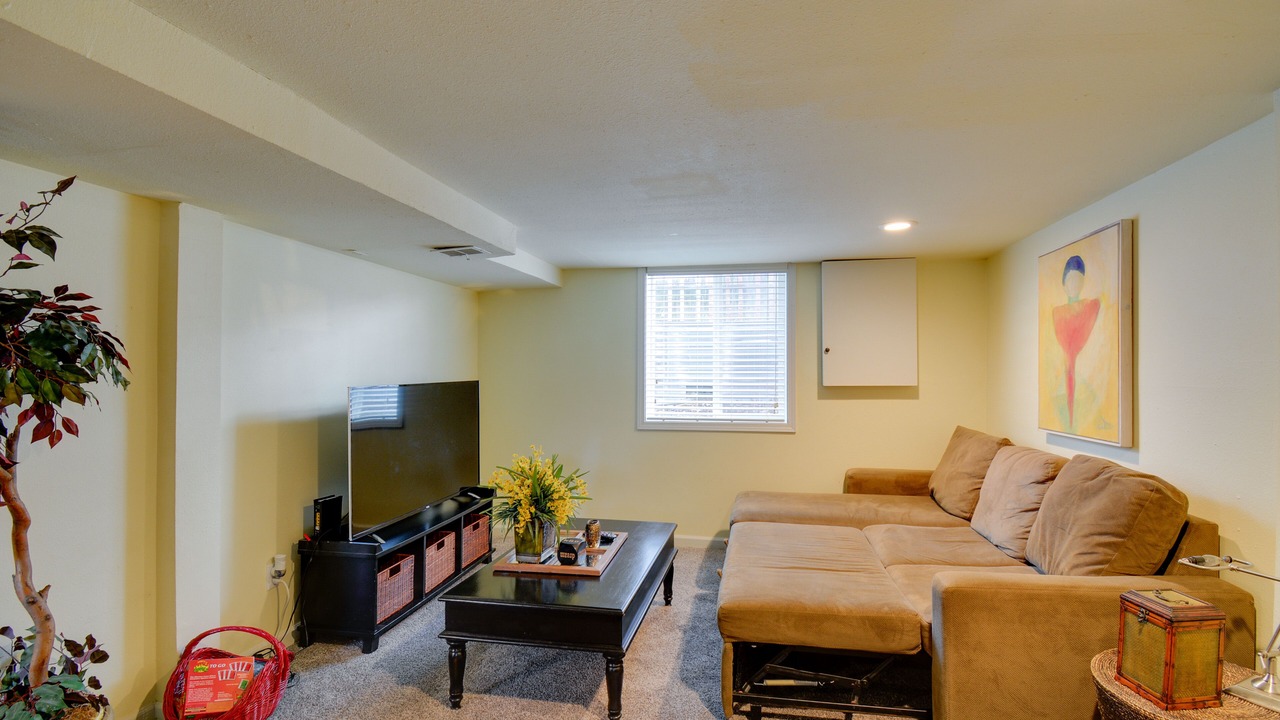 Photo of Livingroom in North End