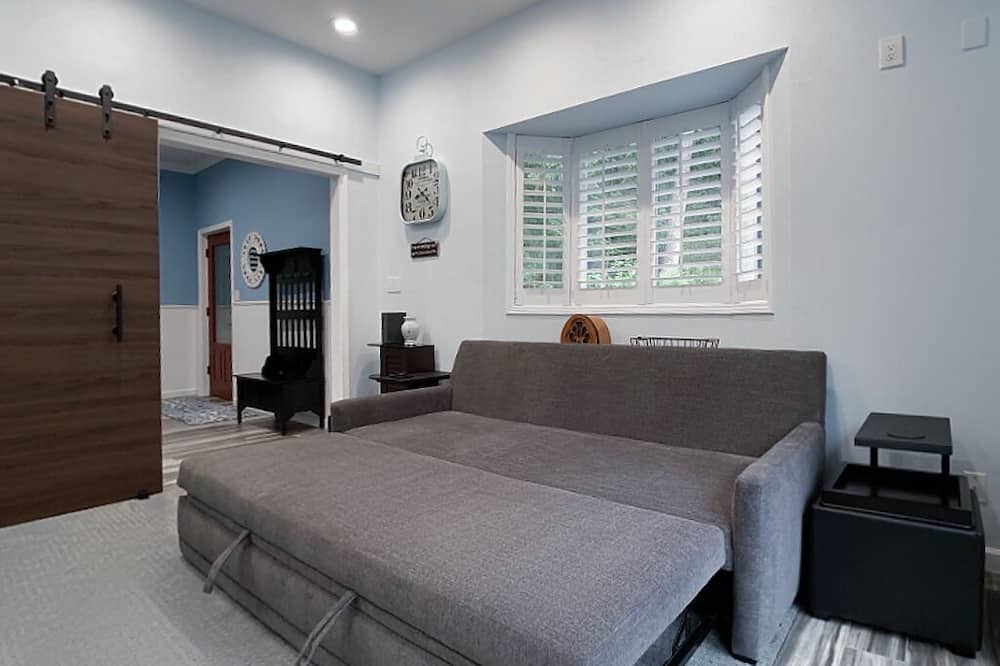 Photo of Bedroom in Colbert