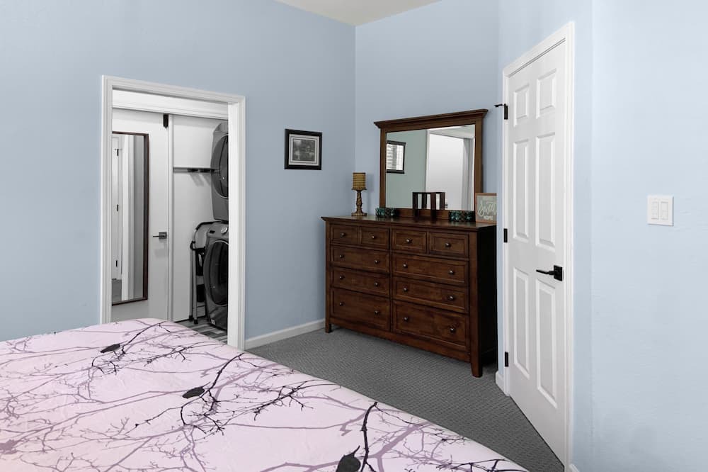 Photo of Bedroom in Colbert