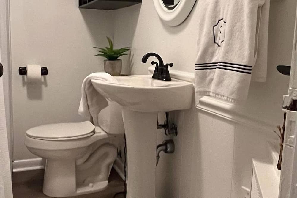 Photo of Bathroom in Muscle Shoals