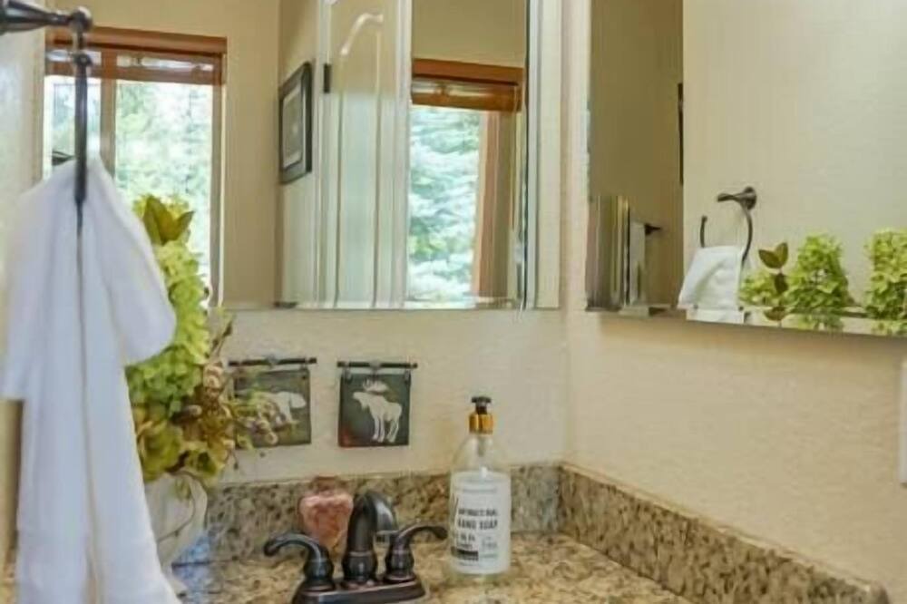 Photo of Bathroom in Blanchard
