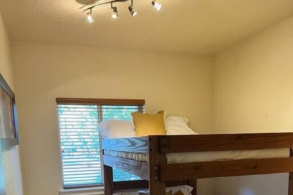Photo of Bedroom in Blanchard
