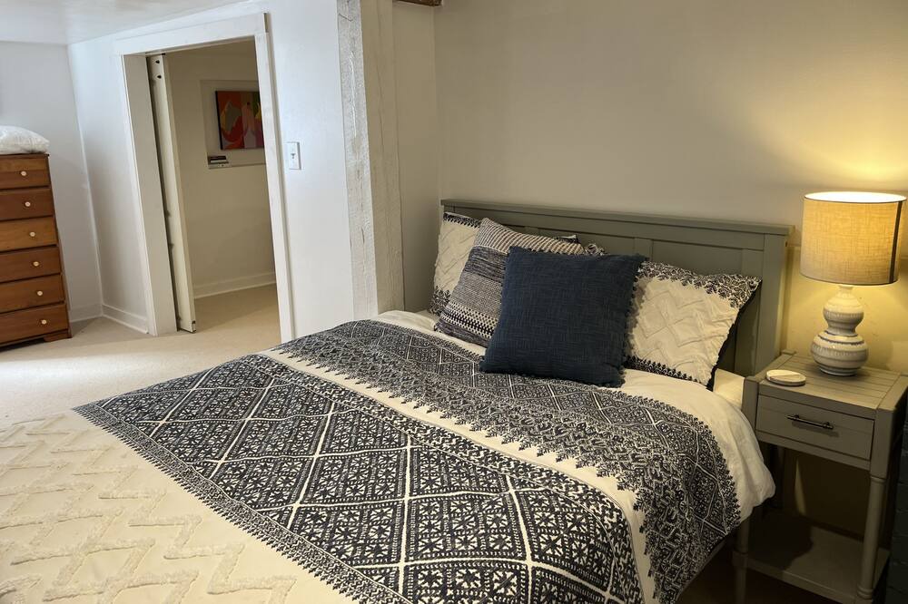 Photo of Bedroom in Roseburg