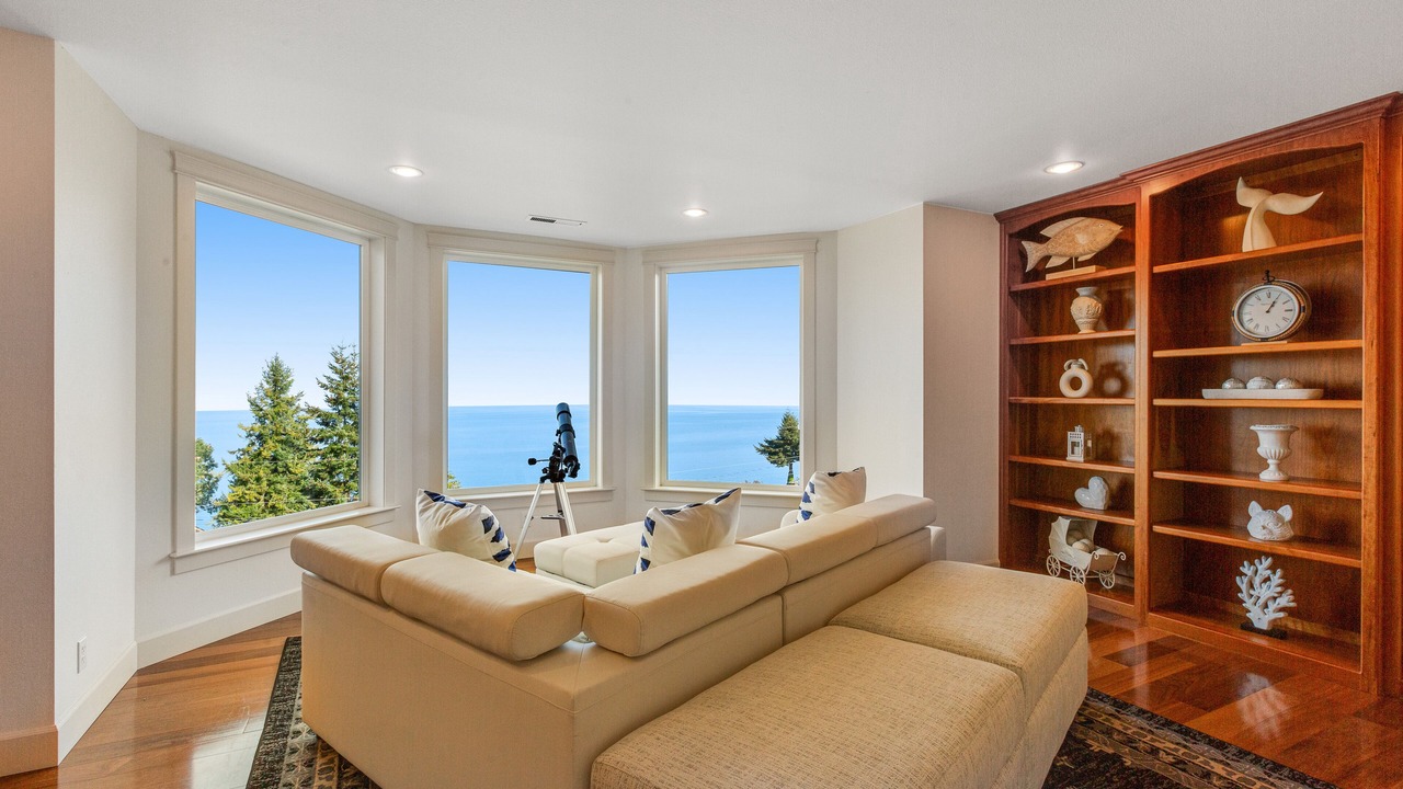 Photo of Livingroom in Coupeville