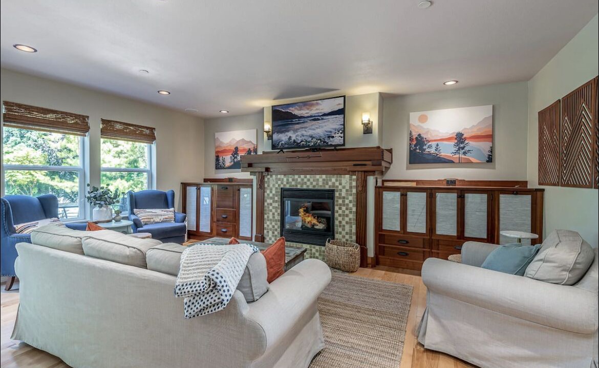 Photo of Livingroom in Dupont