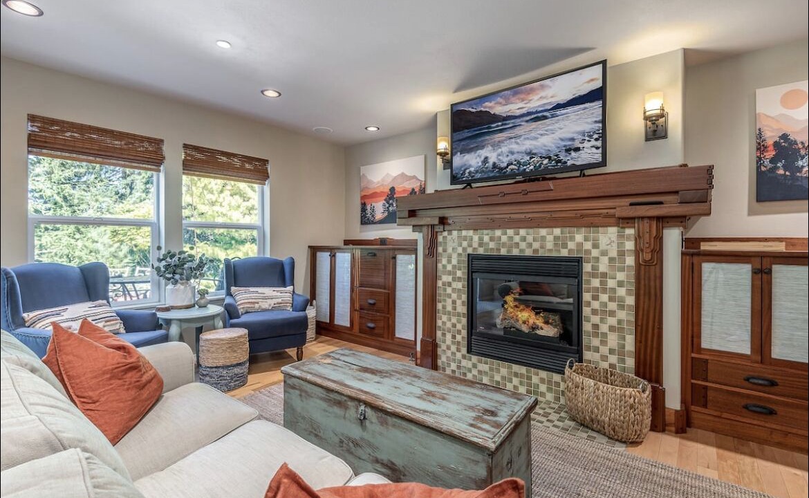Photo of Livingroom in Dupont