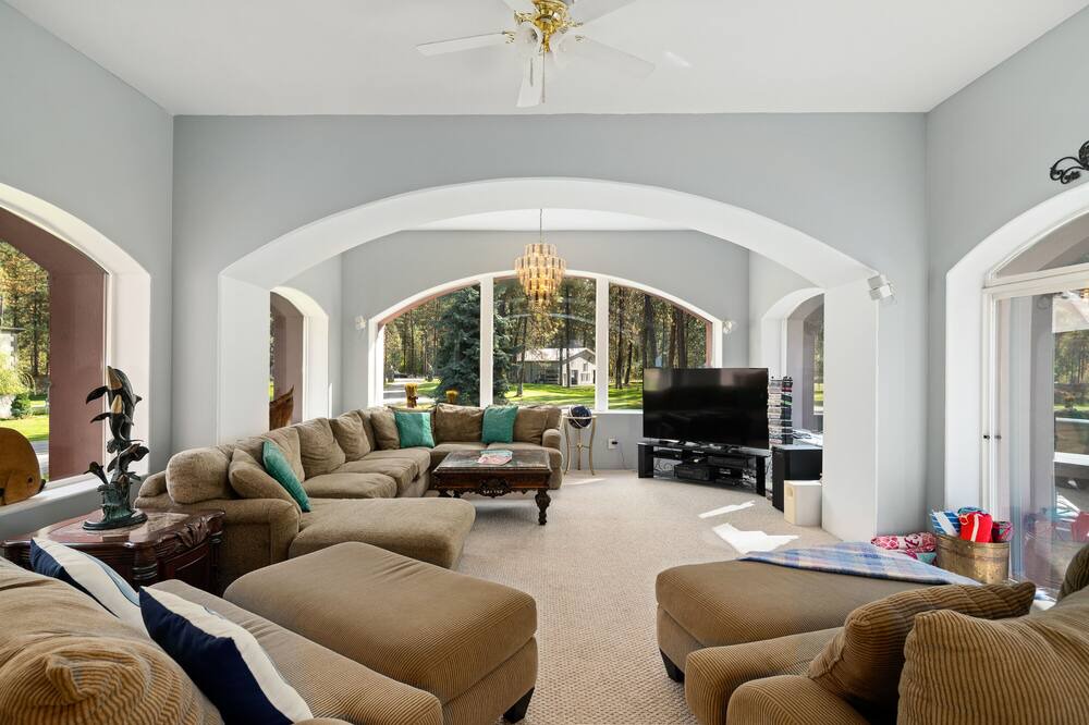 Photo of Livingroom in Evans