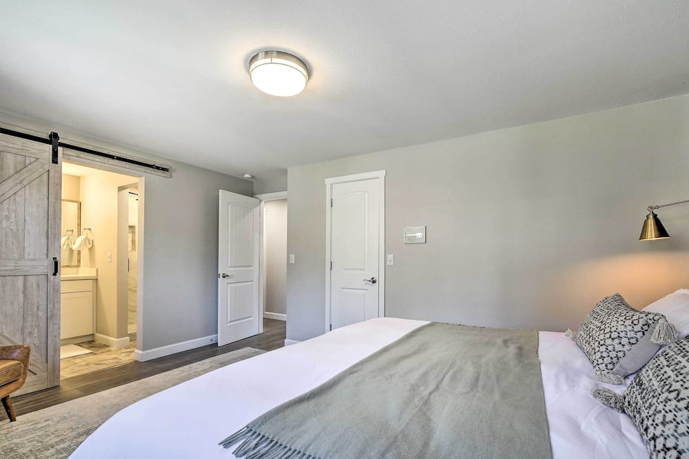 Photo of Bedroom in University Place