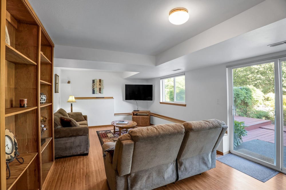 Photo of Bedroom in Sedro-Woolley