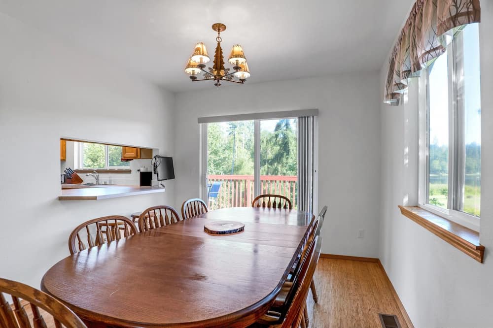 Photo of Bedroom in Sedro-Woolley